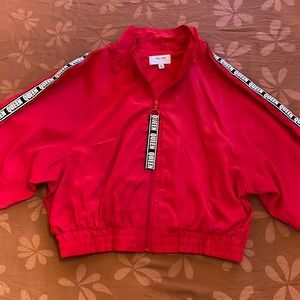 Supreme Cropped Windbreaker in Fiery Red w/ Queen logo, Size Large/L (Junior)